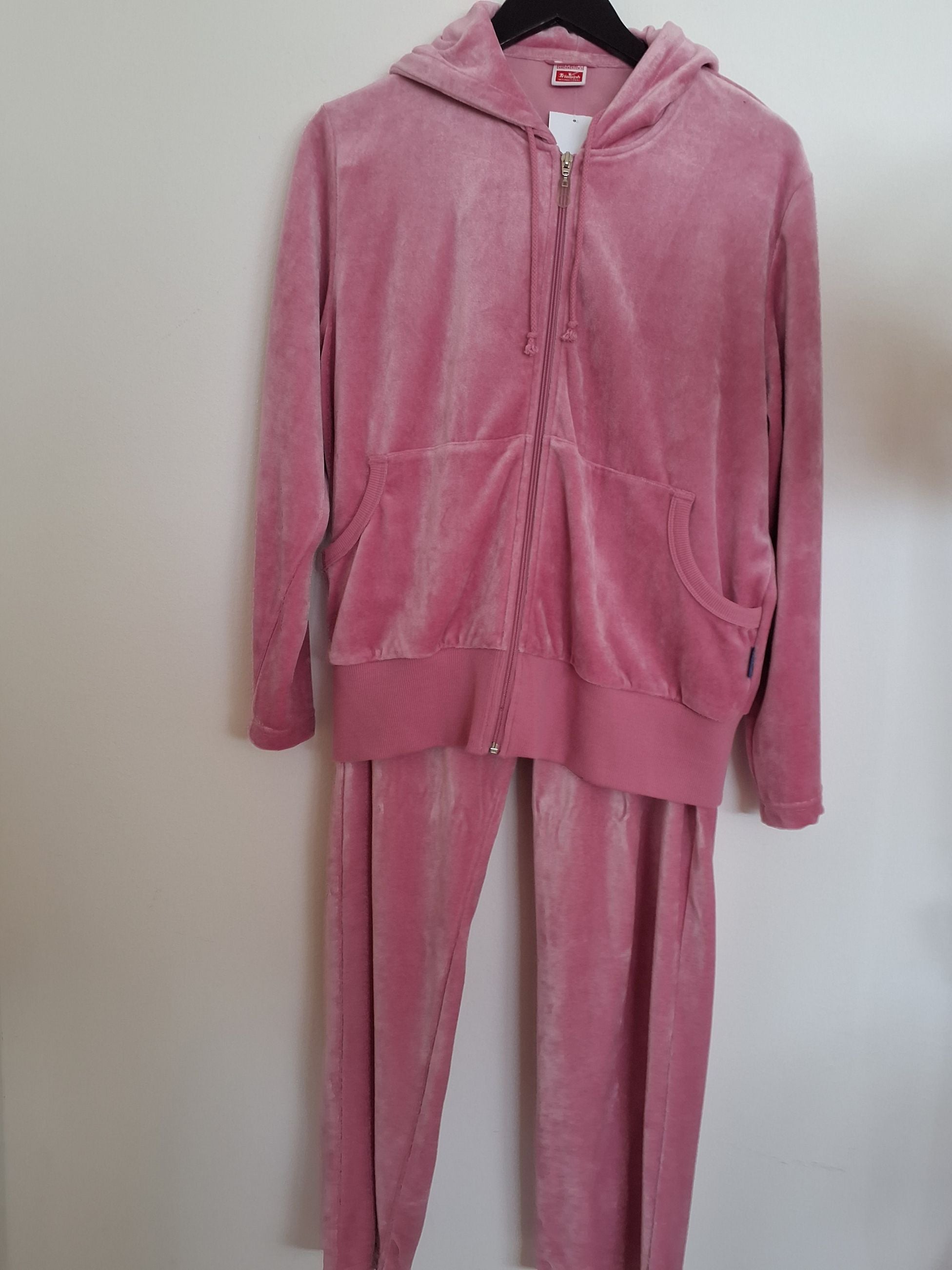 Triumph Bukser og sweater